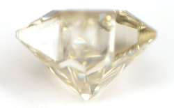 スターブリリアントカット(星型)ダイヤモンド, 中央宝石研究所画像