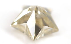 スターブリリアントカット(星型)ダイヤモンド, 中央宝石研究所画像