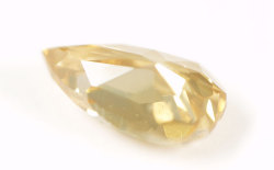 イエローダイヤモンドルース画像