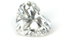 蛍光性ダイヤモンド画像