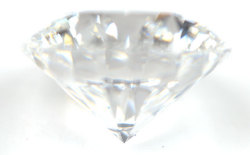 蛍光性ダイヤモンド画像