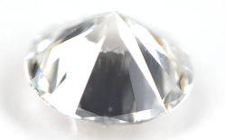 蛍光性ダイヤモンド画像