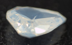 ナチュラルファンシーホワイトダイヤモンド画像