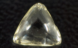 マクル・ダイヤモンド原石ルース画像