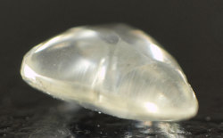 マクル・ダイヤモンド原石ルース画像