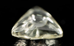 マクル・ダイヤモンド原石ルース画像