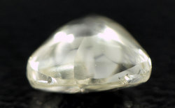 マクル・ダイヤモンド原石ルース画像