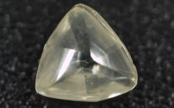 マクル・ダイヤモンド原石ルース画像