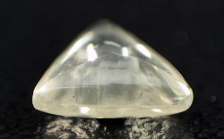 マクル・ダイヤモンド原石ルース画像