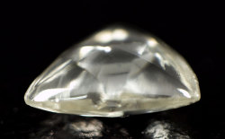 マクル・ダイヤモンド原石ルース画像