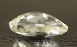 マクル・ダイヤモンド原石ルース画像