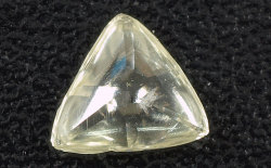 マクル・ダイヤモンド原石ルース画像