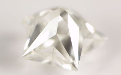 スターブリリアントカット(星型)ダイヤモンド, 中央宝石研究所画像