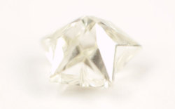 スターブリリアントカット(星型)ダイヤモンド, 中央宝石研究所画像