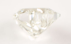 スターブリリアントカット(星型)ダイヤモンド, 中央宝石研究所画像