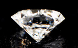 六角形(ヘキサゴナル・モディファイド・ブリリアント・カット)ダイヤモンド画像