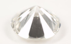 蛍光性ダイヤモンド画像