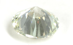 蛍光性ダイヤモンド画像