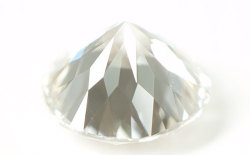 106面体カットダイヤモンド ルース(裸石)画像